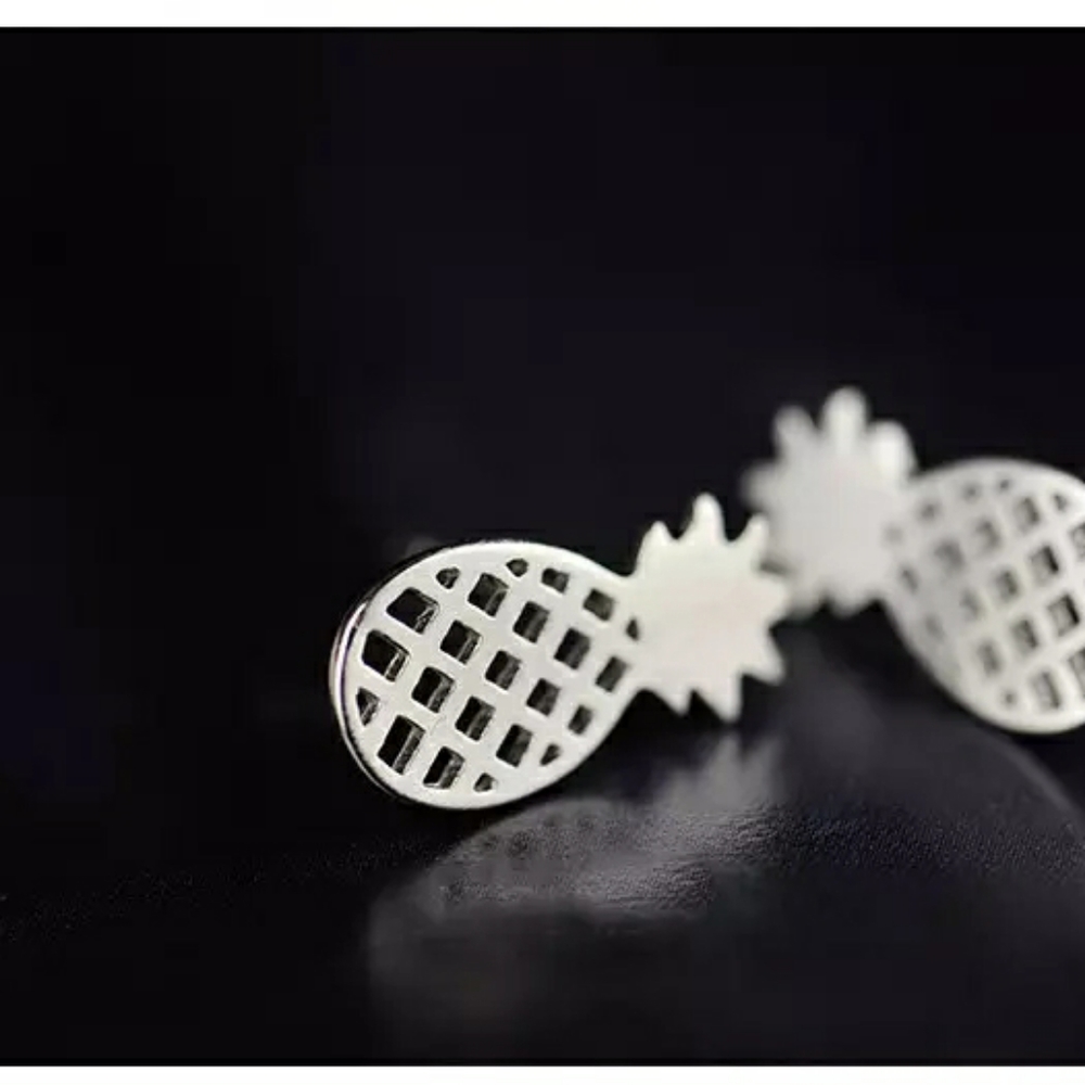 NEW 925 Sterling Silver Pineapple Stud Earrings - Picture 7 of 12